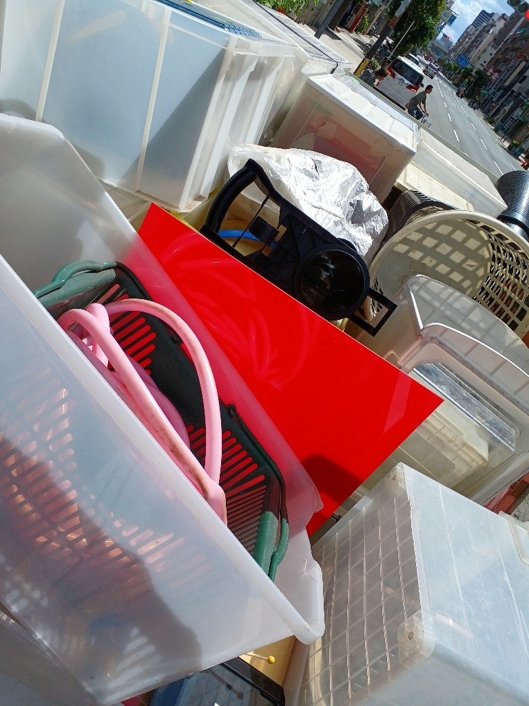 大阪市西区、不用品回収、産業廃棄物収集運搬、片付け作業、合同会社スマートにお任せ下さい