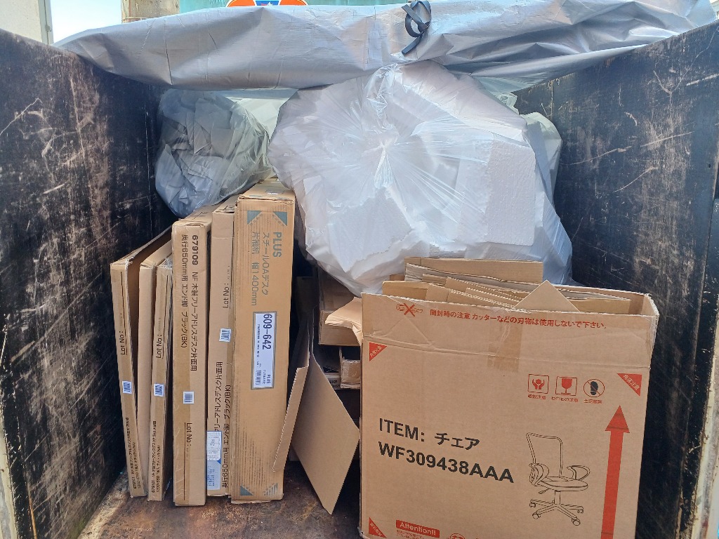 大阪市西区でダンボールと発泡スチロールの回収に伺いました